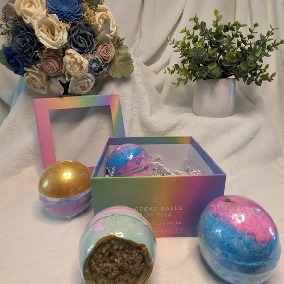 🌸 NIB Great Balls of Fizz Gift Box with 4 Bath Bombs from Patisserie London - Picture 8 of 11